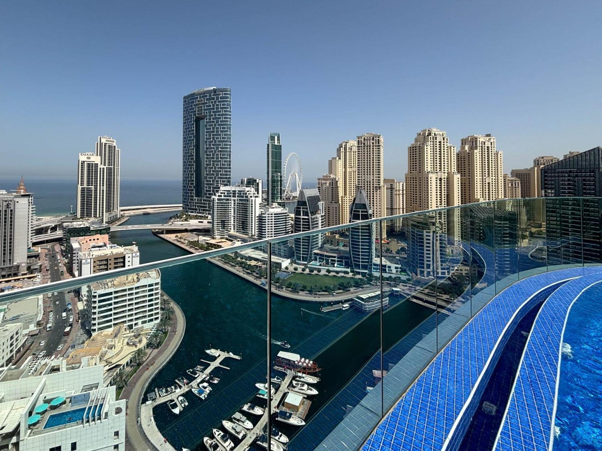 Frank Porter - Marina Star * Dubai